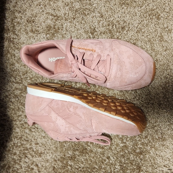 Reebok Rose Sneakers - Picture 2 of 3